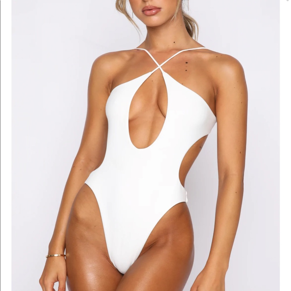 NWT WHITE FOX Colombia Swimsuit in White, Size XS